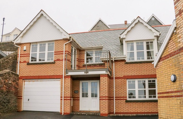 BEACH LODGE, family friendly, country holiday cottage in Woolacombe