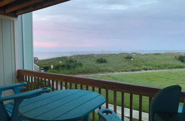 Beach Lovers, Oceanview, Cute 1 BR, 2 full BA condo in Surf City sleeps 5