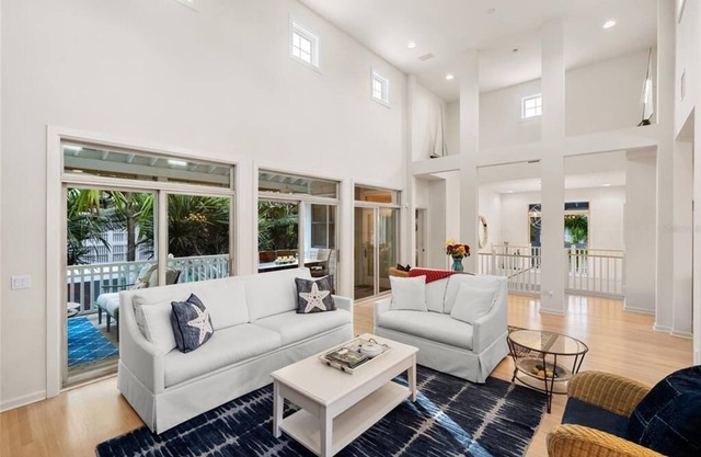 Beach Paradise Stunning 3 Bedroom 3 Bathroom home only 200 yards from sandy white beaches