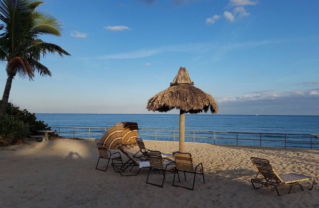 Beach Resort Villa, à quelques pas de la plage et de la piscine - Sud-Est de la Floride