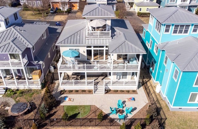 Newly Remodel, Home . With 2 6 passenger Golf Carts, Golf Packages Available