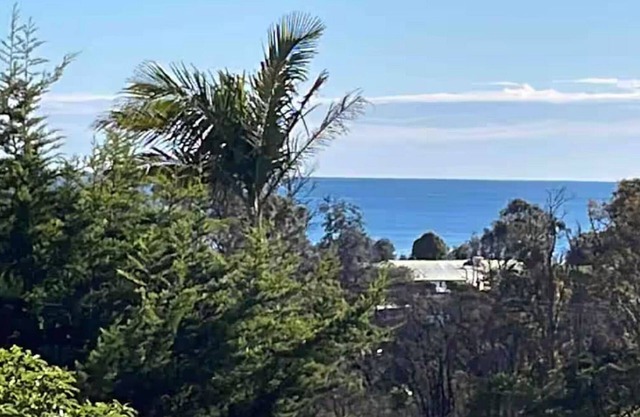 Beach Retreat, renovated, easy walk to beach