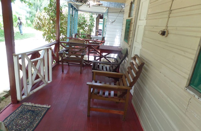 Beach Road Cottages at Jah Bs