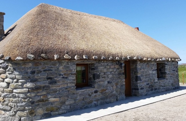 Cottage côté plage imprégné d'histoire familiale, accepte les animaux, pour 4 personnes.