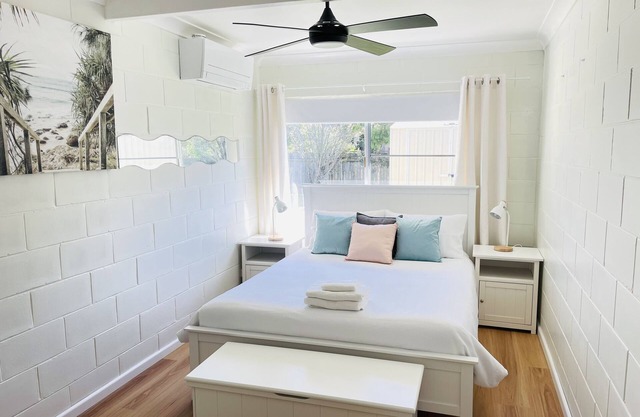 Beach Stay Partial Ocean Views Family Friendly 3 mins walk to the beach!