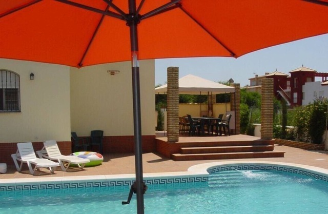 Villa Mar avec Piscine Grande et Magnifique, 1minute de la plage à pie, Barbecue