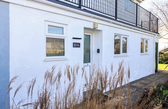 BEACHCOMBER, family friendly, country holiday cottage in Bude