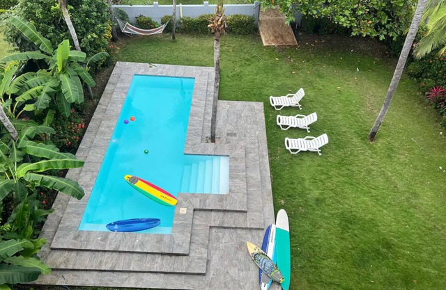 Maison privée en bord de mer vraiment sur le sable, dans une baie douce