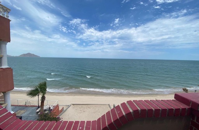 Beachfront, 2 bedroom Condo in San Felipe