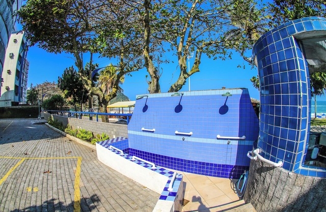 SEA FRONT - VIEW OF TOMBO BEACH - BEACHFRONT - 2 SUITES AIR CONDITIONING 2WC + 2GAR