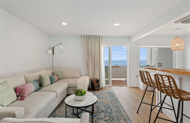 Gorgeous Carp Shores 206 Beachfront View