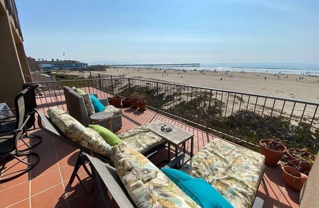BEACHFRONT LUXURY 3 BR CONDO! SUR LE SABLE DU CENTRE-VILLE DE PISMO