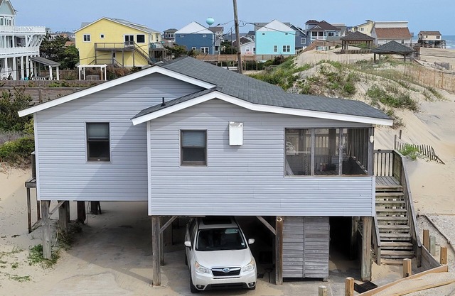 Beachfront 3-bedroom cottage just steps to Outer Banks Beaches