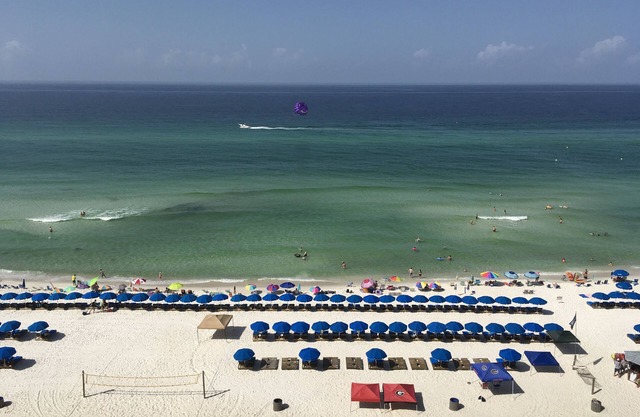 Condo de luxe au 9ème étage sur la plage! (Service de chaise de plage inclus!)