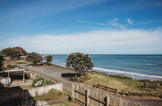 WOW ON WANAKA BAY is located right on the Bell Block beachfront.