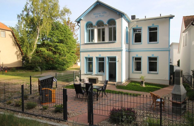 Beachfront apartment w. Terrace, sauna, wallbox, perfect for child+dog, fully fenced