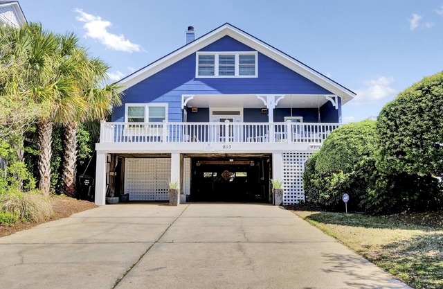 Beachfront Bliss: Luxe 5BR Home, Ocean Views!