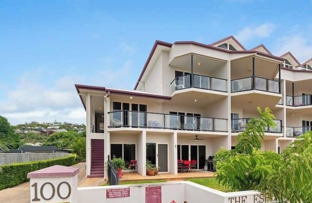 3 Bedroom Unit overlooking the water