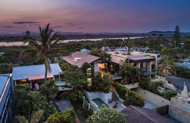 Beachfront Bliss: Cozy Studio with King Bed and Stunning Sea Views