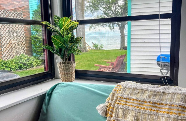 Beachfront Bungalow Retreat on Lake Huron! #2