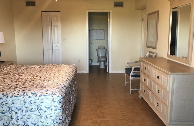 Beachfront Coco Beach Florida, Discovery Beach Resort 2 bdrm, 2 bath Space Coast
