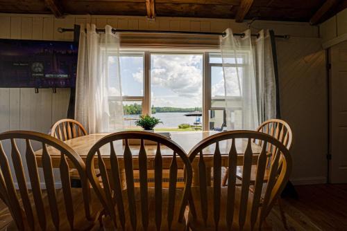 Beachfront Cottage #2- Maijac Resort & Marina