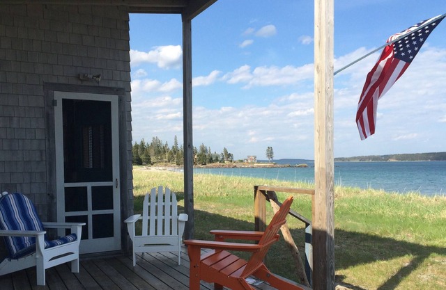 Beachfront Cottage sur Rare Downeast Sandy Beach