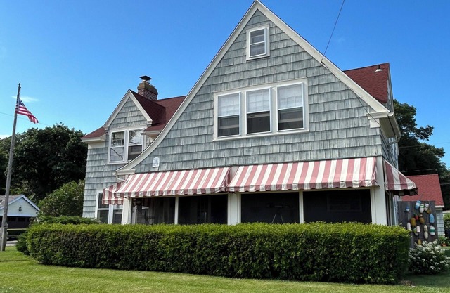 Beachfront Cottage with panoramic views of Long Island Sound in Madison CT