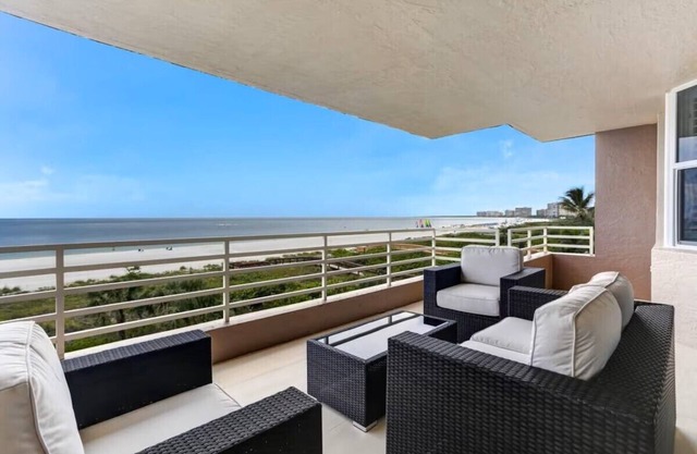 Beachfront direct walkout 2-bedroom condo in amazing Marco Island