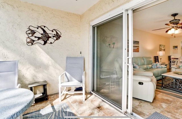 Beachfront Gulf Views 2BR 2BA with pool and elevator -just steps to the beach