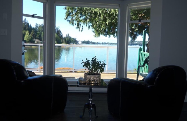 La maison de plage située à côté de Porpoise Bay Park (Sechelt)