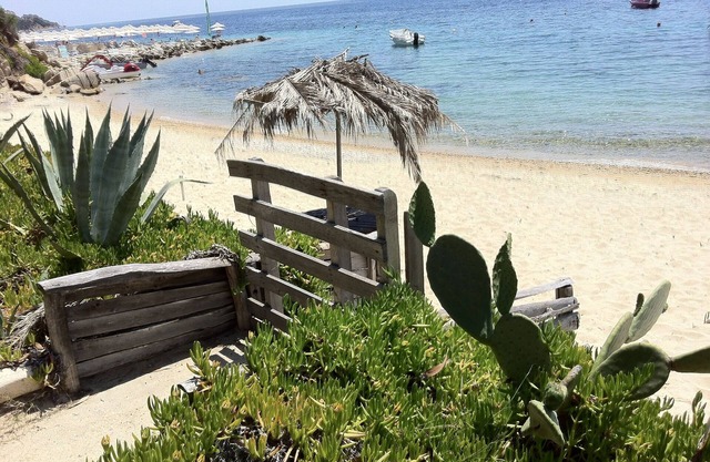 Maison en bord de mer avec jardin et plage