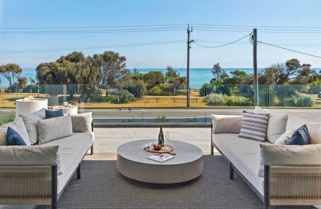 Beachfront Luxury | 360° Views | Games | Wineries