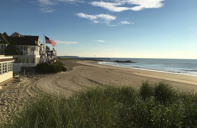 Oasis en bord de mer, Seabrook, NH - Un pas vers la plage!