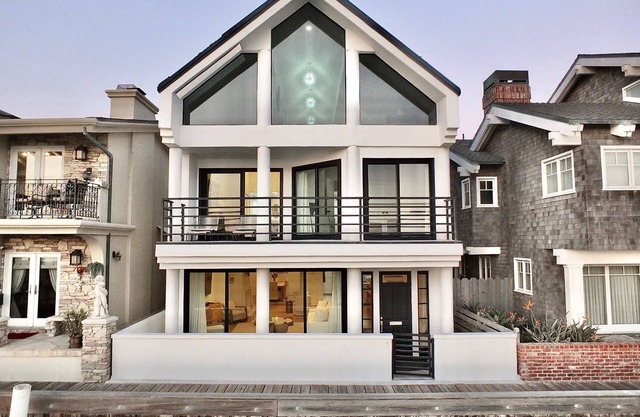 Beachfront Estate - LB Peninsula