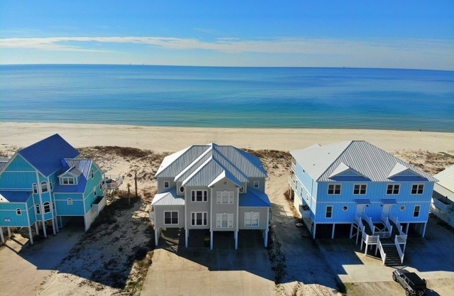 Beachfront Pet Friendly Duplex w/ shared pool and tennis/pickleball.