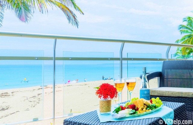 Beachfront ★ Pool ★ All New ★ AC ★ Free Gated Prkng ★ Laundry ★ WiFi ★ 1st Floor