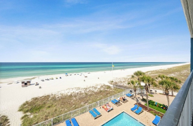 Beachfront Premier Suite - Queen/Queen with Kitchen - Split Accommodations - Top