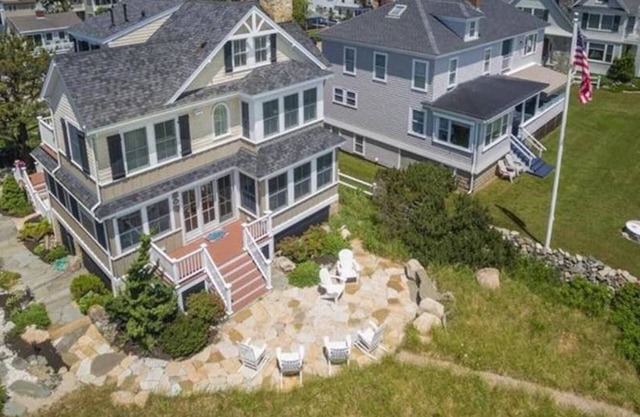 Propriété en bord de mer sur la plage privée de Moody