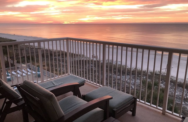 🏖Beachfront Retreat sur Perdido Key. Deux piscines, bain à remous et salle de gym🏖