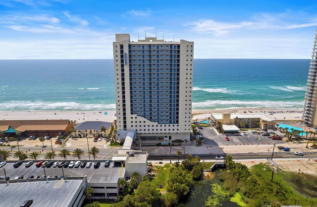 Beachfront Stay w/ Resort Amenities & Gulf Views | Sterling Breezing #506