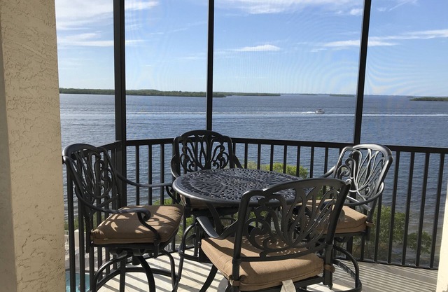 Superbe coin condo-Sanibel Harbor Unit 431