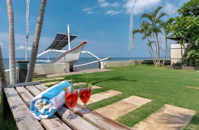 ACH villa BEACHFRONT villa, FREE BOAT TOUR!