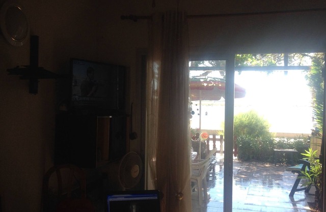 Villa bord de mer accès piscines 5 personnes. Animaux accepté