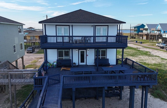 Beachfront!! with Private Access to Beach
