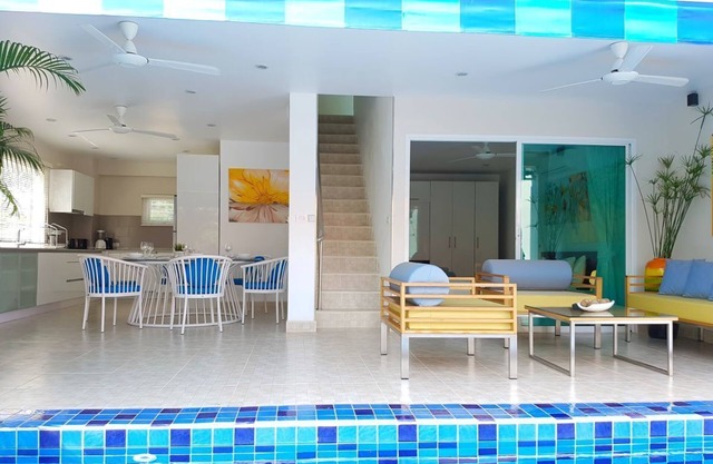 Beachside 3-Bedroom Townhouse w/ Private Pool at 70 Meters from Beach