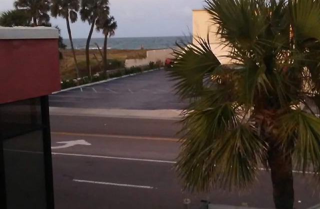 Beachside Oceanview 2 Bed Condo Unit Charming Pet Friendly