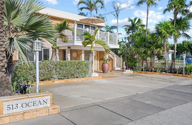 Beachside PH Ocean Blvd. Ocean 100 Ft.