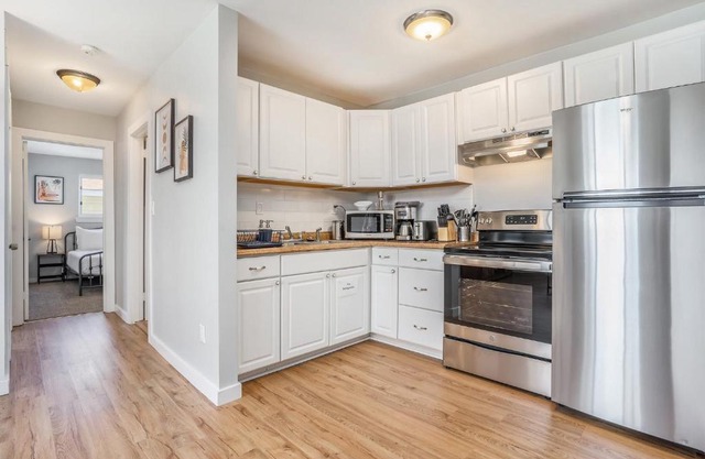 *Beachside Property* Lighthouse Suite @ Wind & Sea