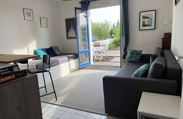Studio avec jardinet, proche plage et commerces, La Guérinière